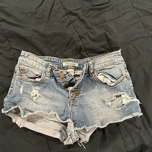 Billabong jean shorts size 25